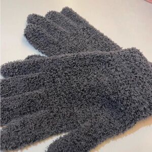 Cozy Gray Fuzzy Gloves